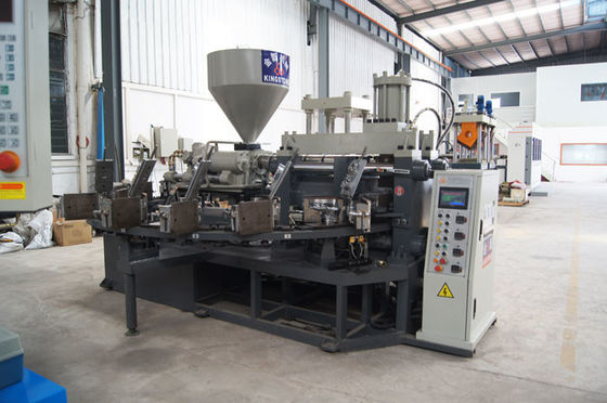 Macchina per la fabbricazione di scarpe da donna in PVC