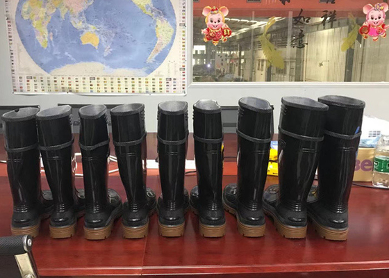 Un PVC Gumboots di 2 colori/stivale di pioggia che rende ad attrezzatura stazione rotatoria 12